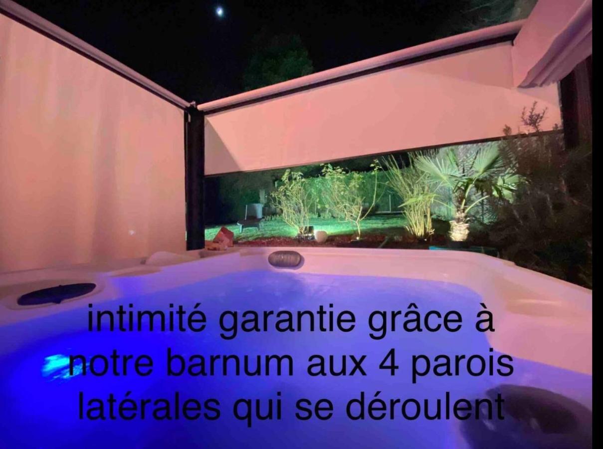 Le Jacuzzi De Marie Ll Apartment Tourcoing Exterior photo