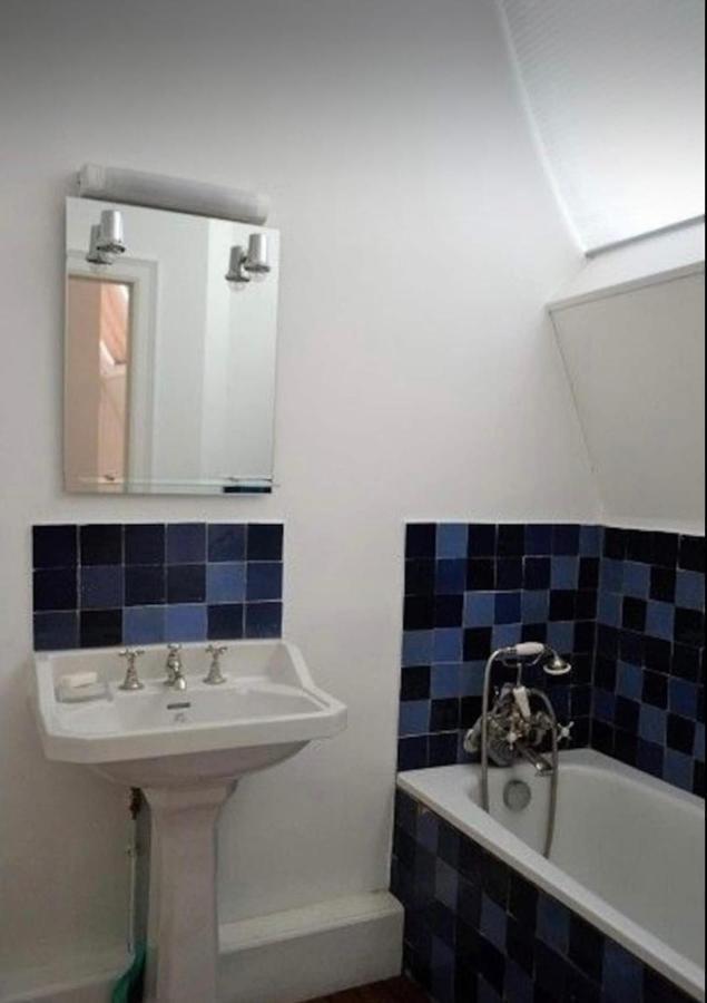Le Jacuzzi De Marie Ll Apartment Tourcoing Exterior photo